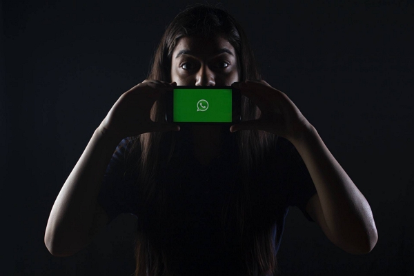 Cómo congelar la útlima hora de conexión en WhatsApp usando otras alternativas